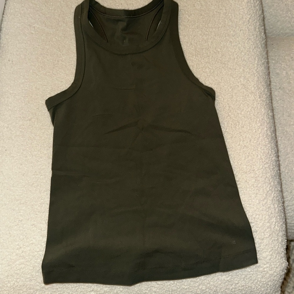 Lululemon top
